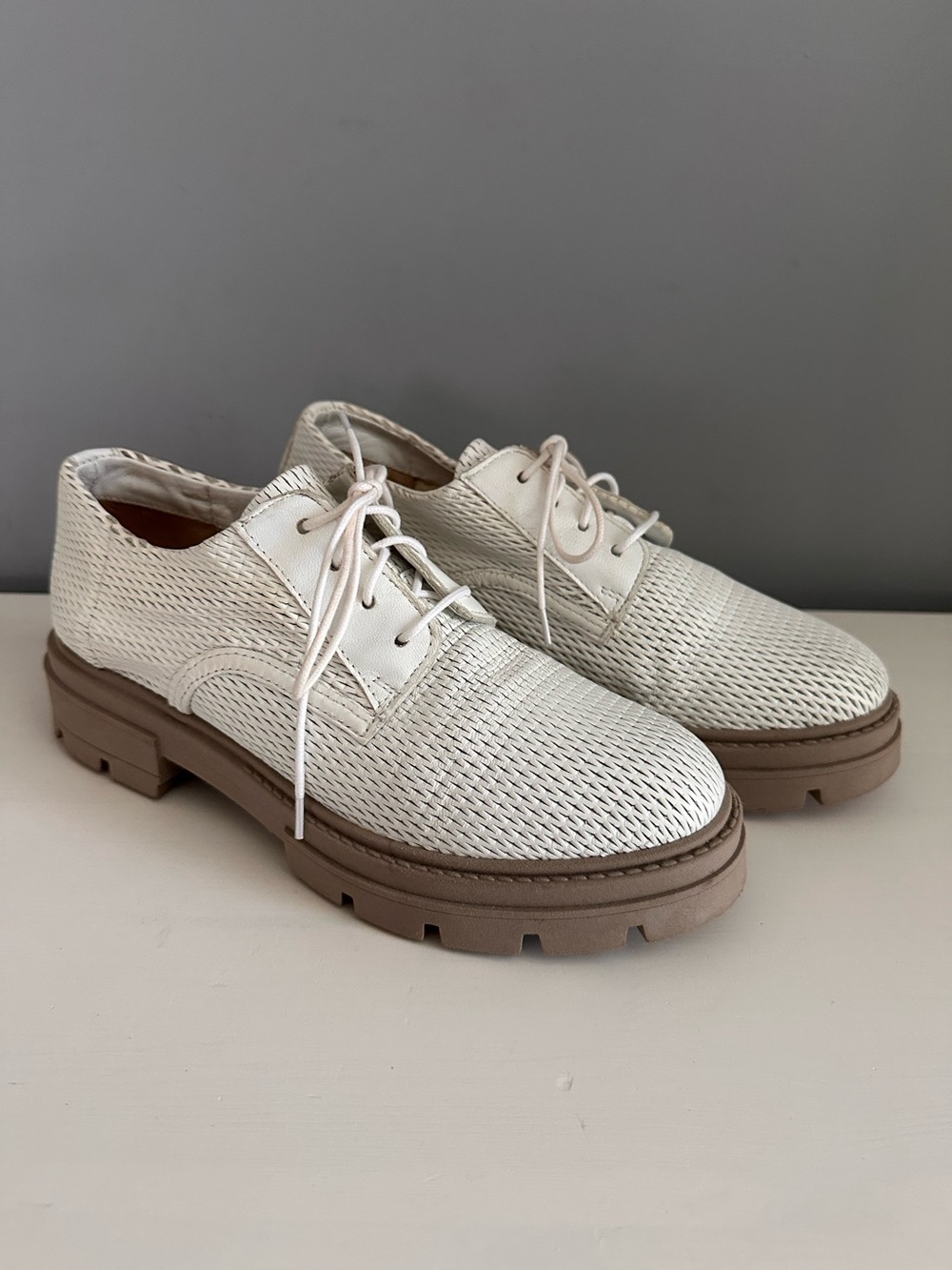 MJUS - Women’s, White, Leather, Oxford Shoes, Lace Up, 39 (8.5), Chunky Lug Sole